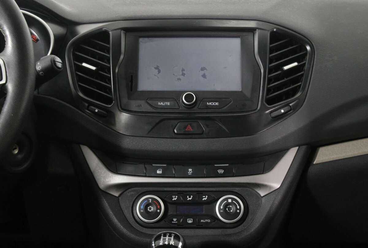 Lada (ВАЗ) Vesta с пробегом — 2020 год. Фото: #8