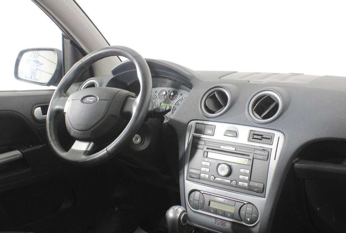 Ford Fusion с пробегом — 2011 год. Фото: #6