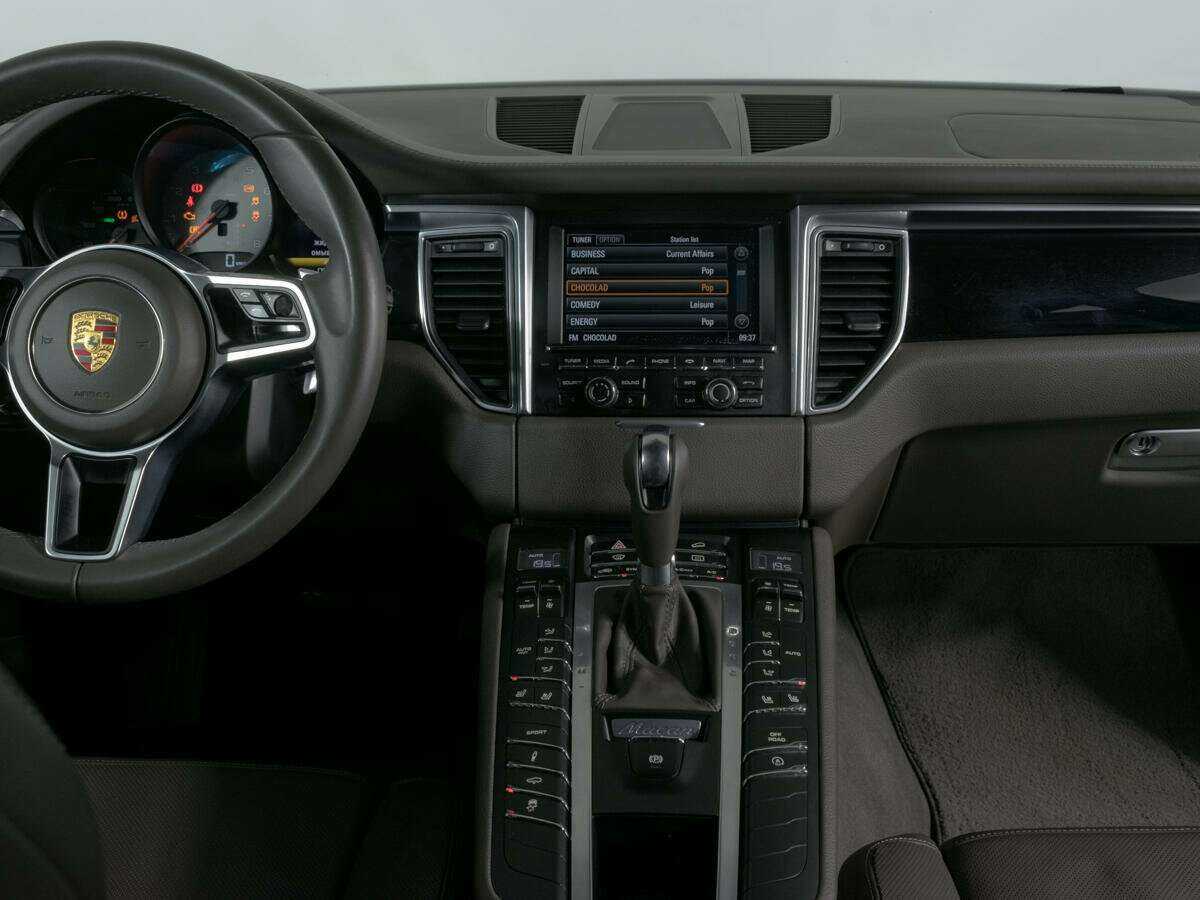 Porsche Macan с пробегом — 2014 год. Фото: #10