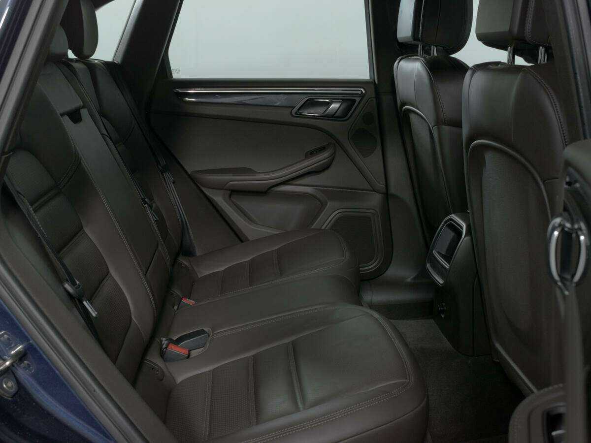 Porsche Macan с пробегом — 2014 год. Фото: #12