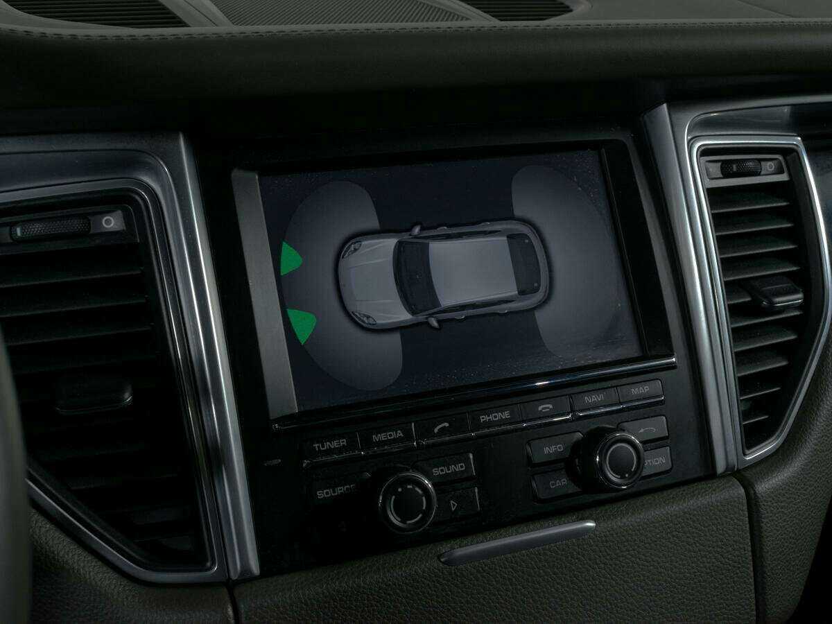 Porsche Macan с пробегом — 2014 год. Фото: #17