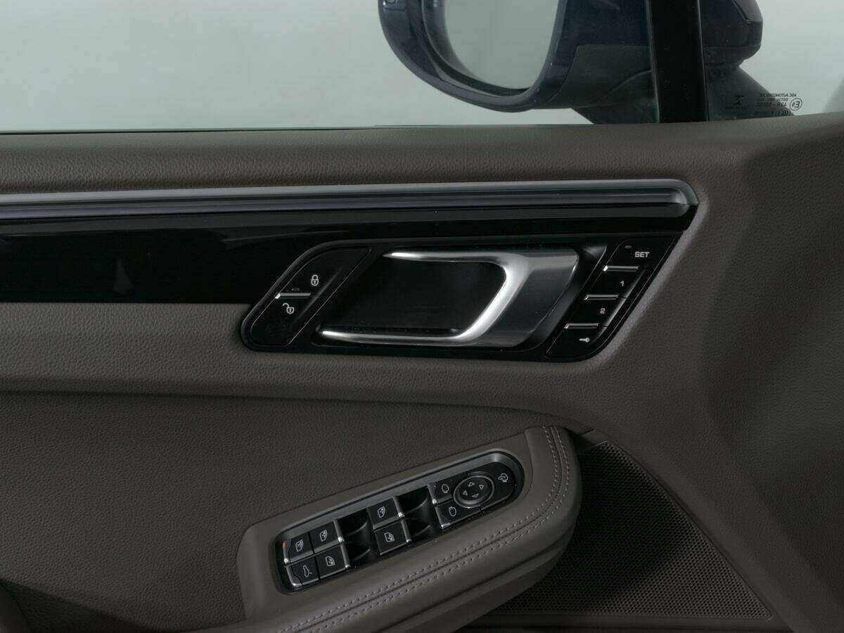 Porsche Macan с пробегом — 2014 год. Фото: #18