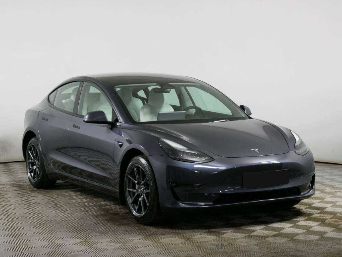 Tesla Model 3 с пробегом — 2022 год. Фото: #1