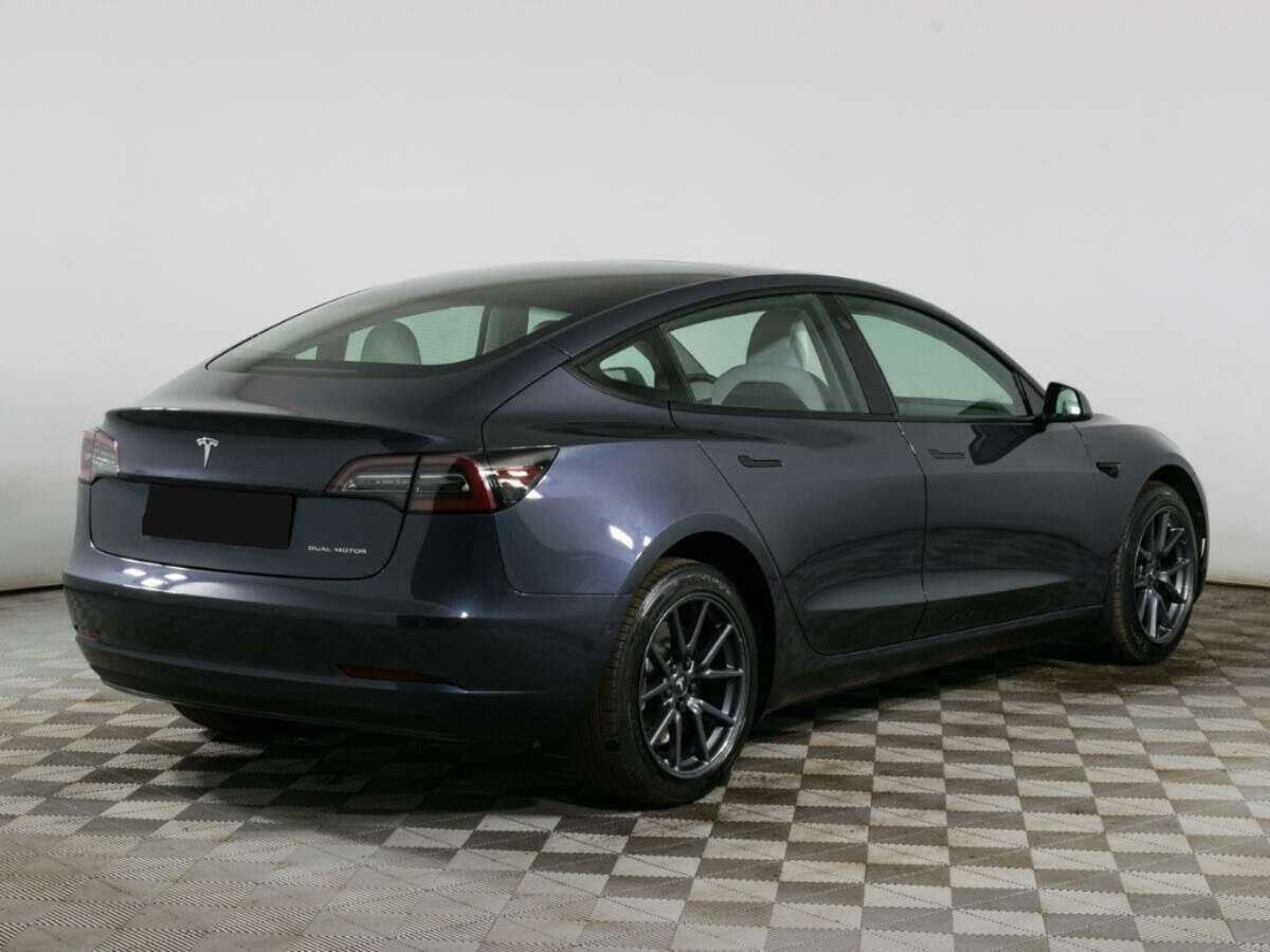 Tesla Model 3 с пробегом — 2022 год. Фото: #3