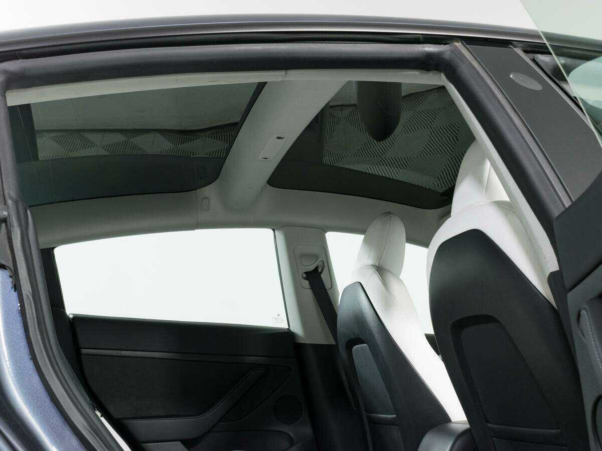 Tesla Model 3 с пробегом — 2022 год. Фото: #11