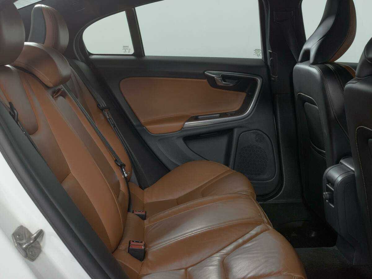 Volvo S60 с пробегом — 2014 год. Фото: #10
