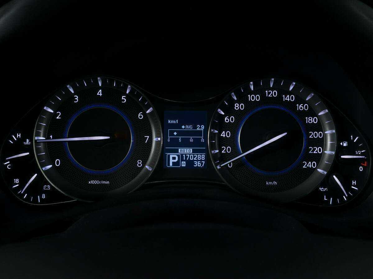 Infiniti QX56 с пробегом — 2011 год. Фото: #13