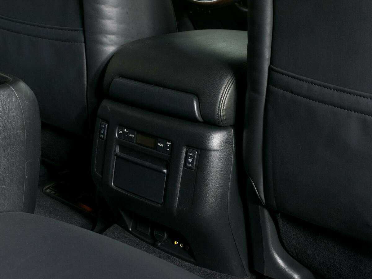 Infiniti QX56 с пробегом — 2011 год. Фото: #16