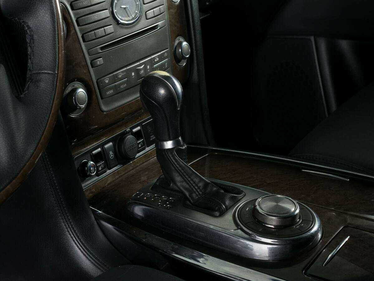 Infiniti QX56 с пробегом — 2011 год. Фото: #18