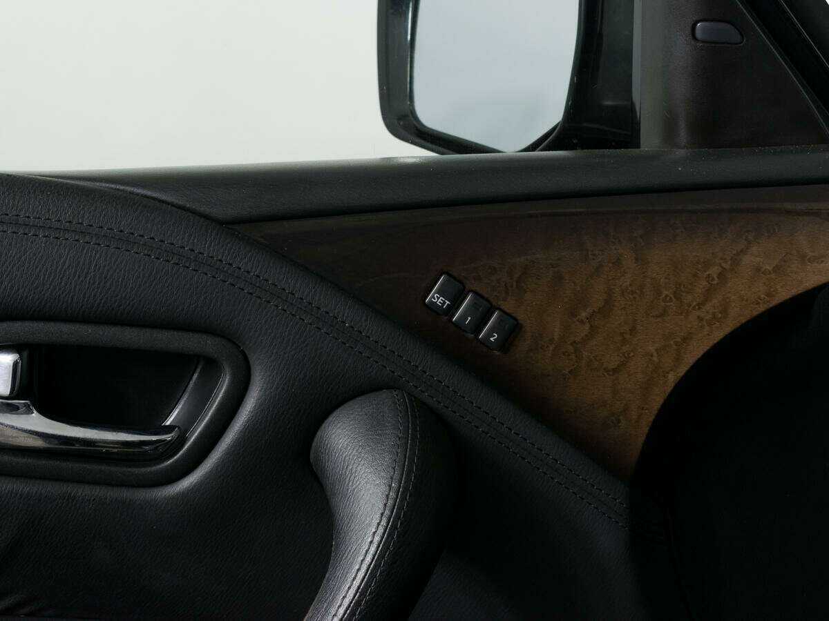 Infiniti QX56 с пробегом — 2011 год. Фото: #19