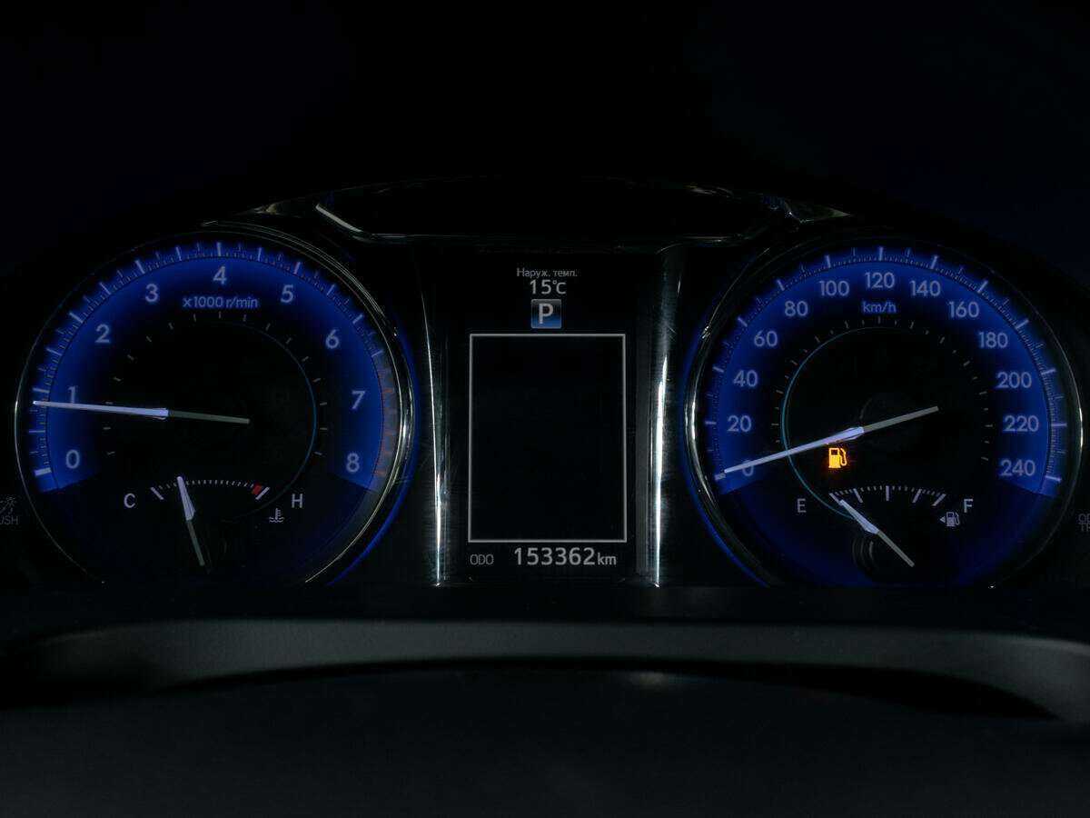 Toyota Camry с пробегом — 2016 год. Фото: #12
