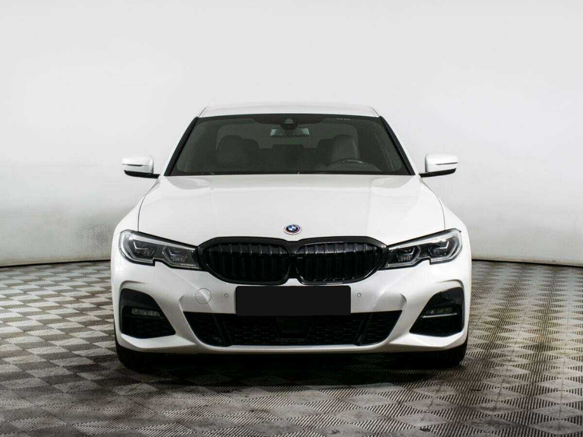 BMW 3 серии с пробегом — 2021 год. Фото: #1