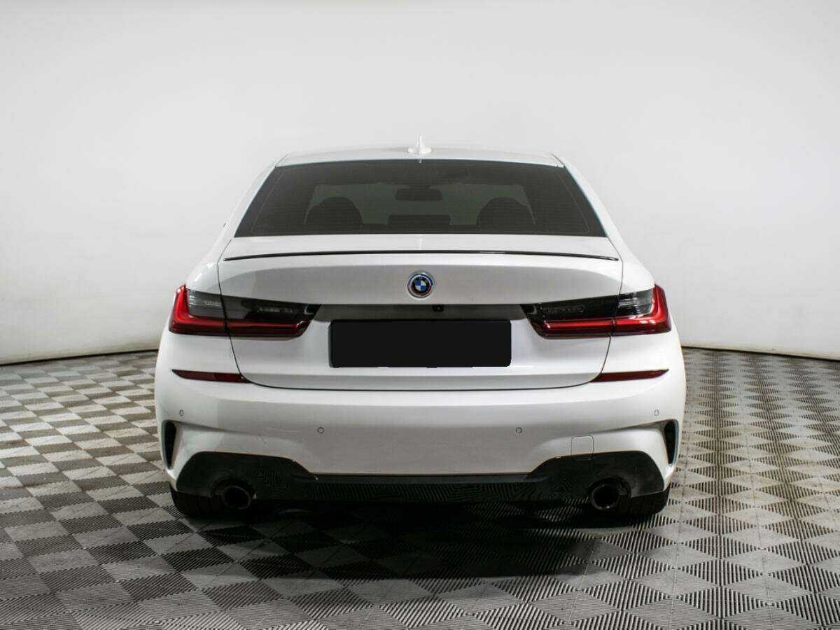 BMW 3 серии с пробегом — 2021 год. Фото: #4