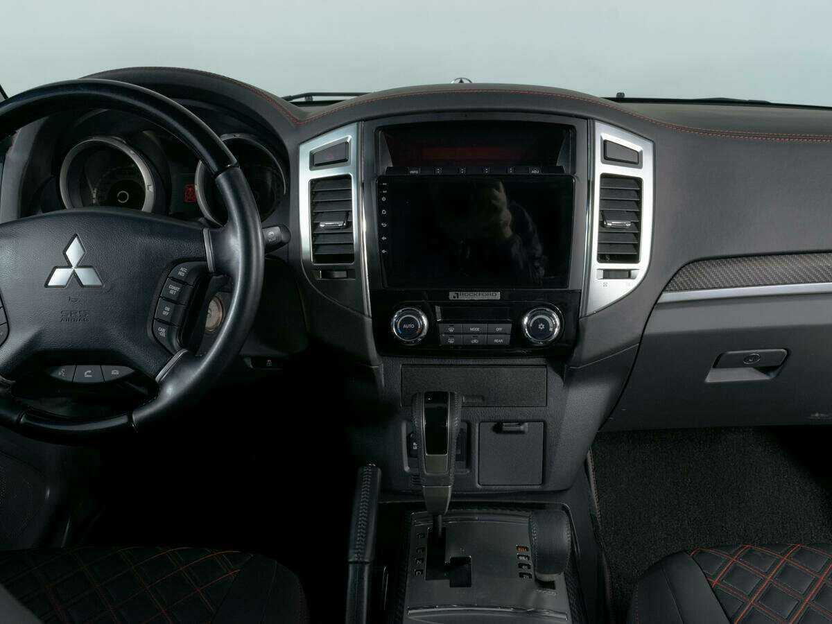 Mitsubishi Pajero с пробегом — 2019 год. Фото: #7