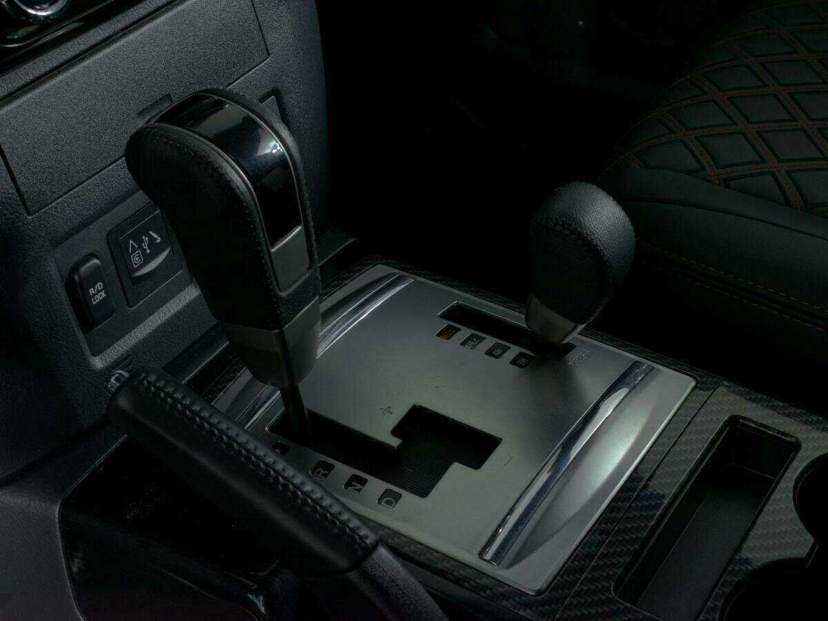 Mitsubishi Pajero с пробегом — 2019 год. Фото: #14