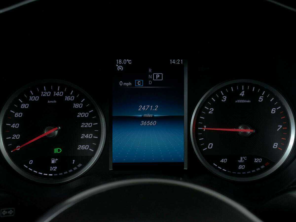 Mercedes-Benz GLC с пробегом — 2021 год. Фото: #10