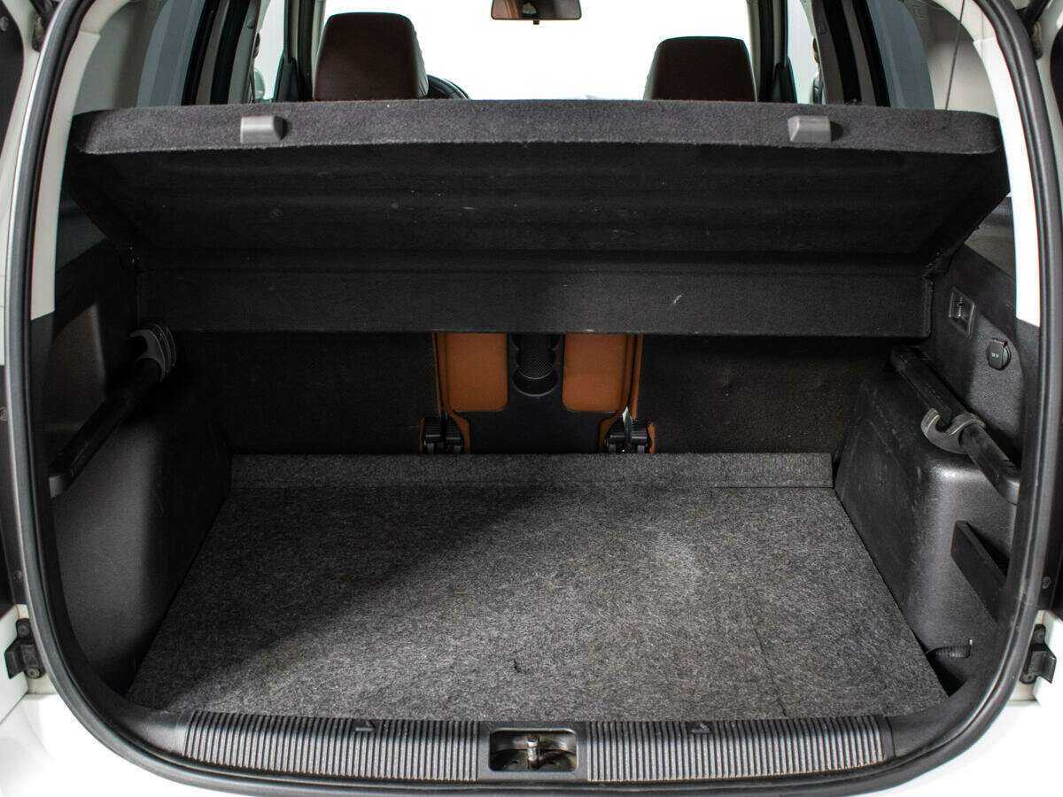 Skoda Yeti с пробегом — 2015 год. Фото: #11