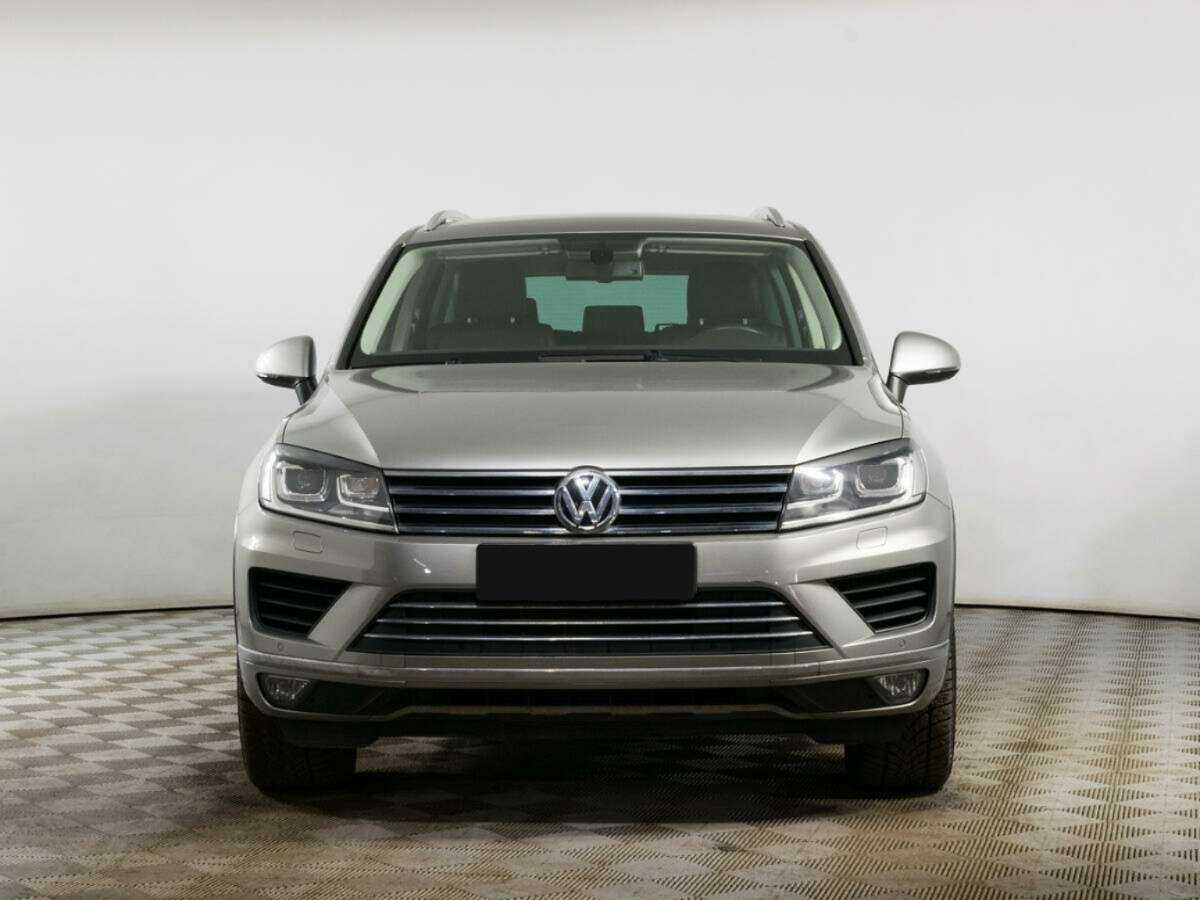 Volkswagen Touareg с пробегом — 2015 год. Фото: #1