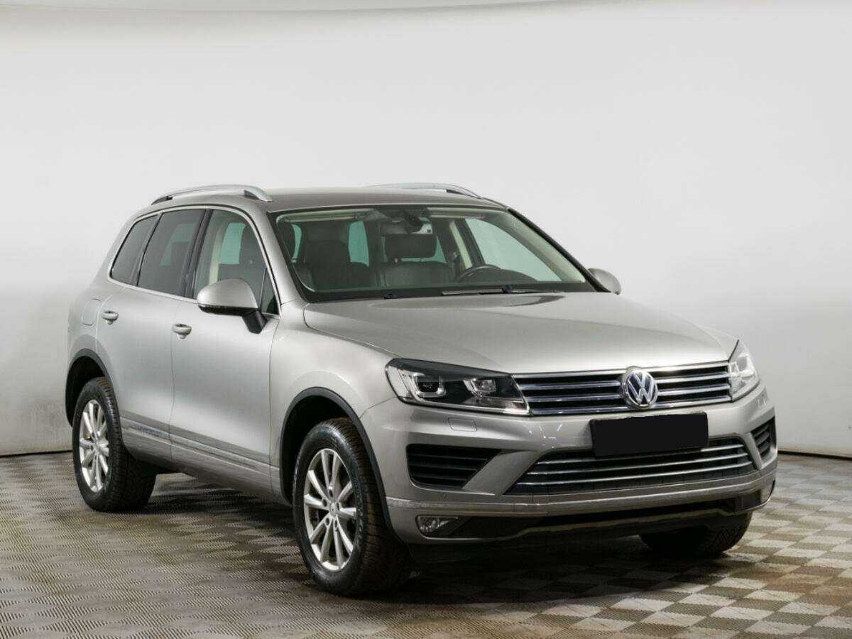 Volkswagen Touareg с пробегом — 2015 год. Фото: #2