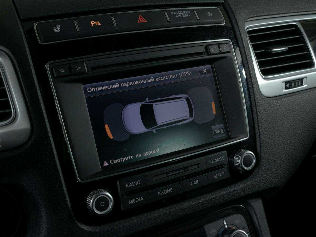 Volkswagen Touareg с пробегом — 2015 год. Фото: #17