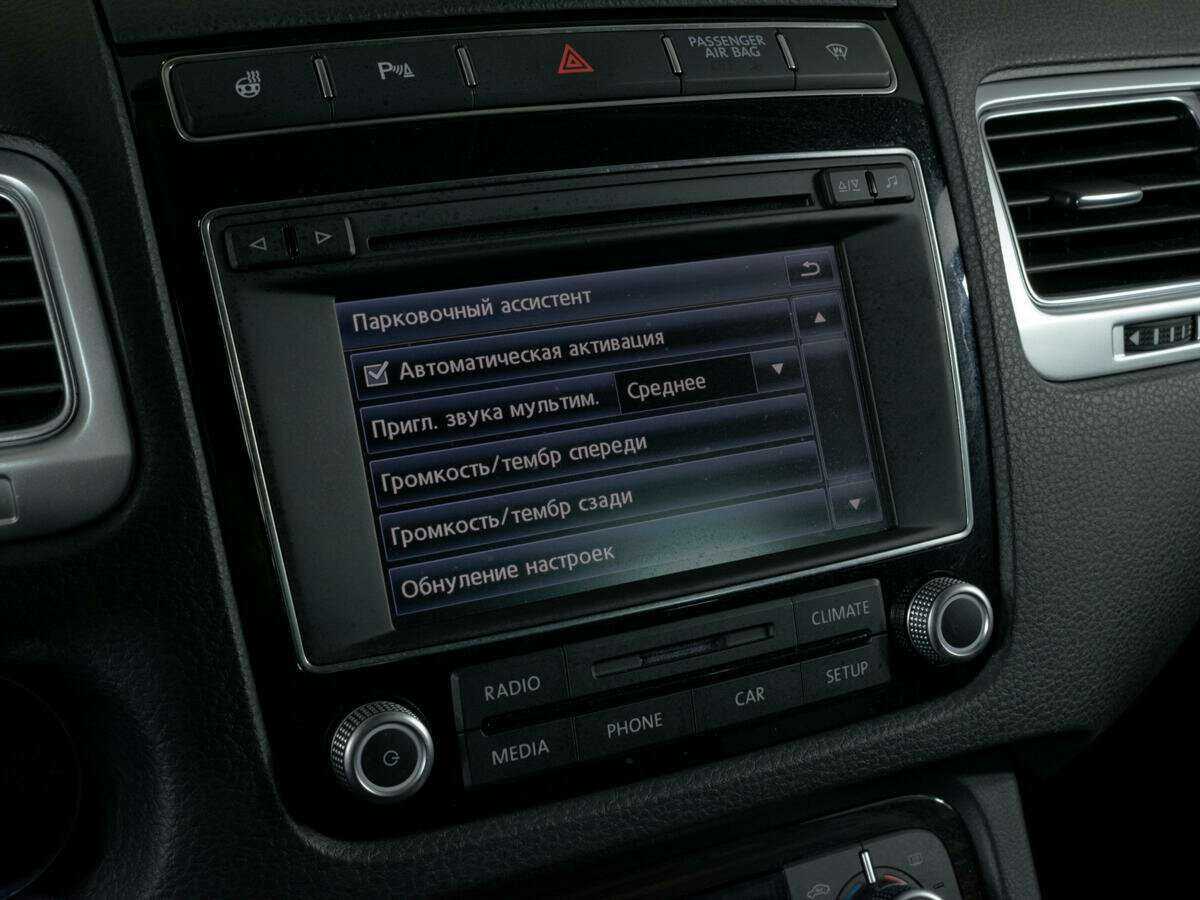 Volkswagen Touareg с пробегом — 2015 год. Фото: #18