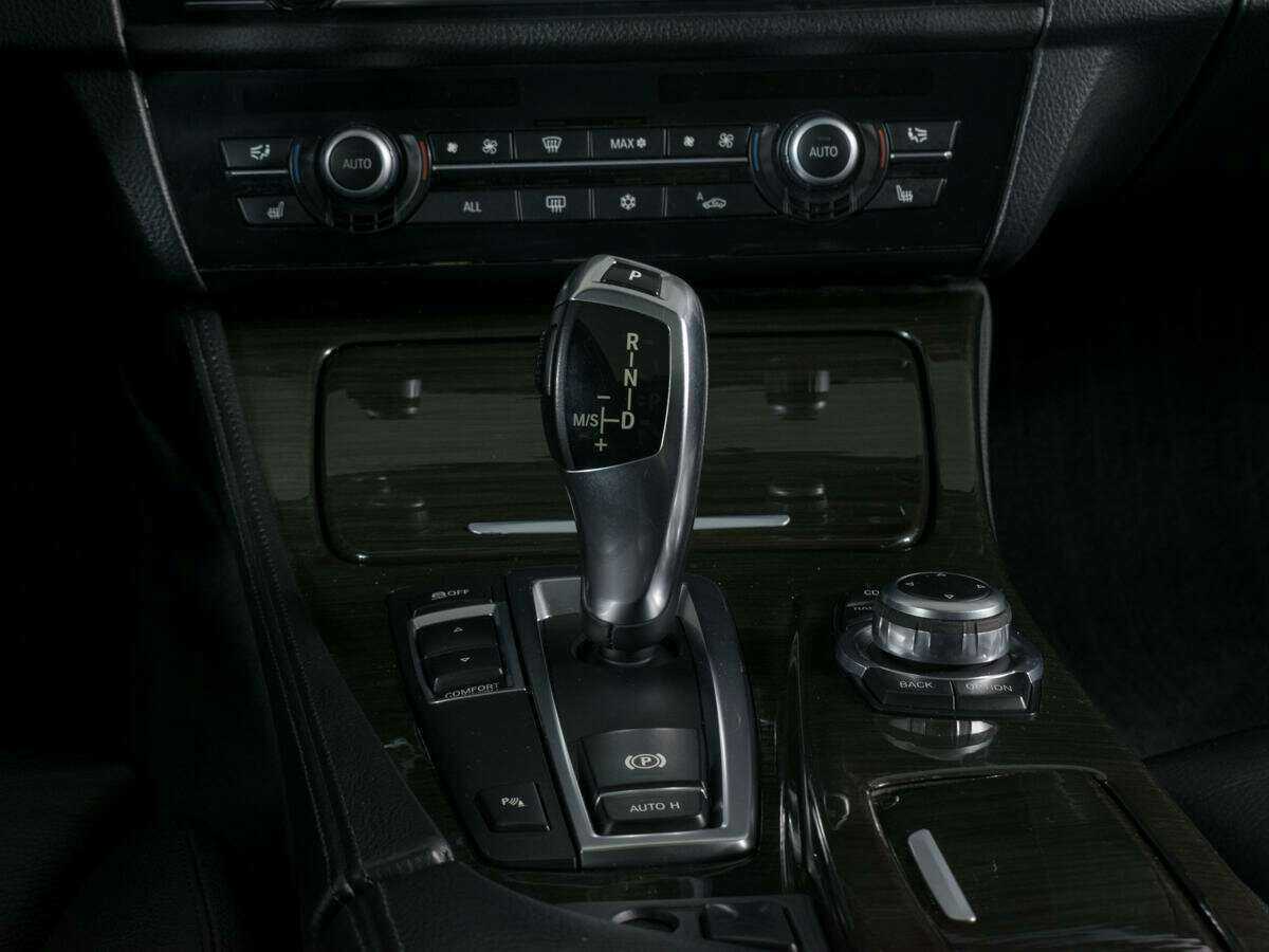 BMW 5 серии с пробегом — 2011 год. Фото: #14