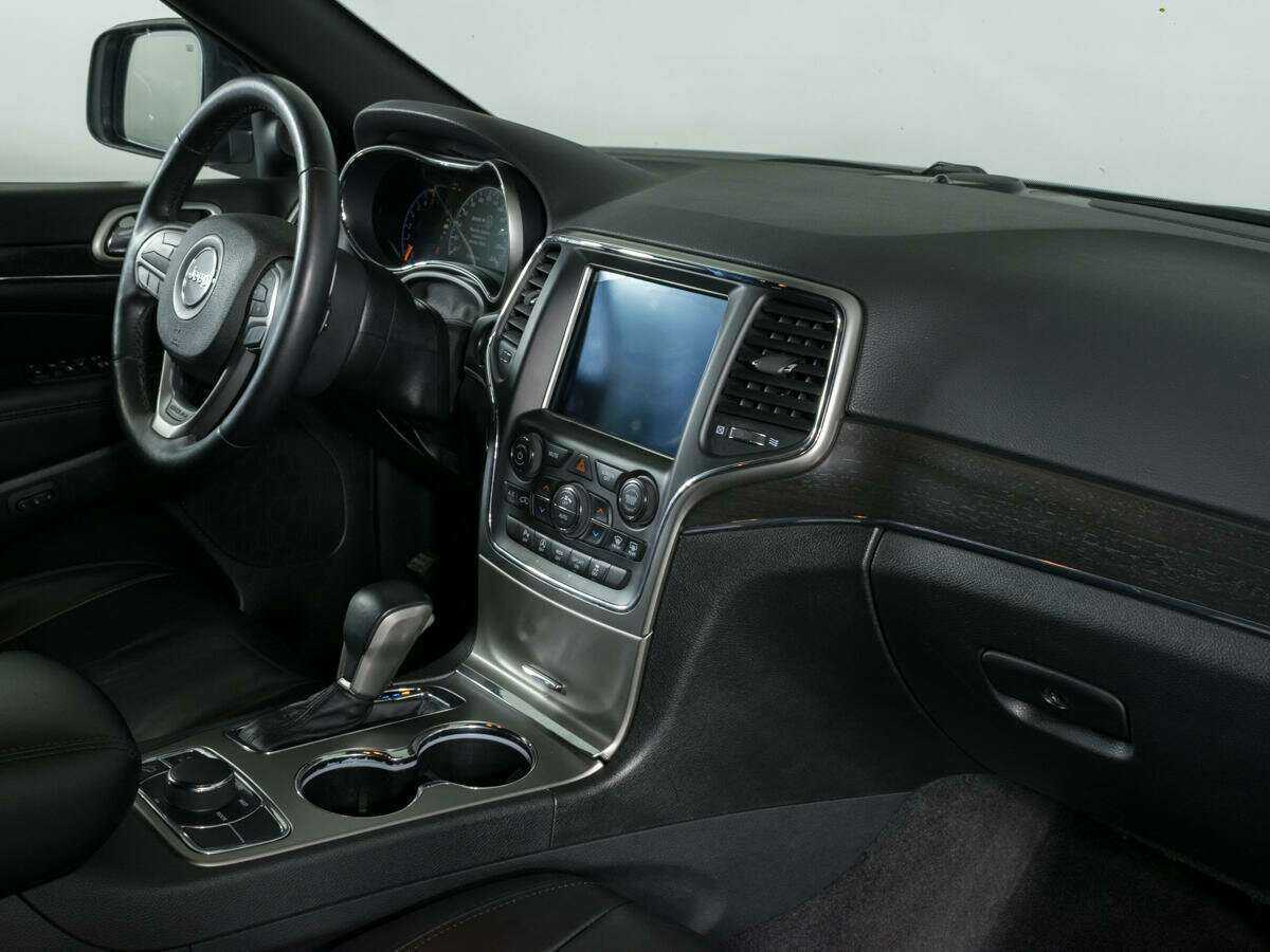 Jeep Grand Cherokee с пробегом — 2017 год. Фото: #8