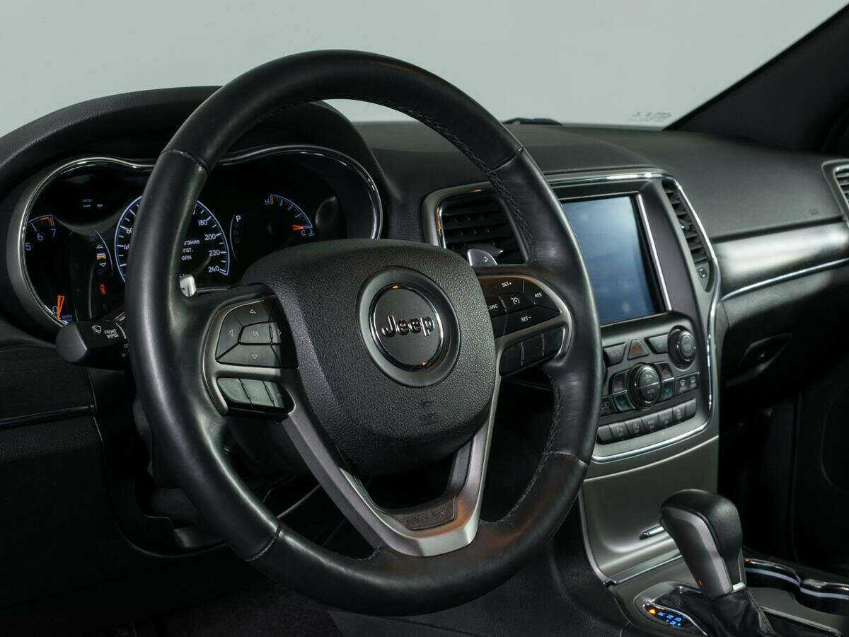 Jeep Grand Cherokee с пробегом — 2017 год. Фото: #14