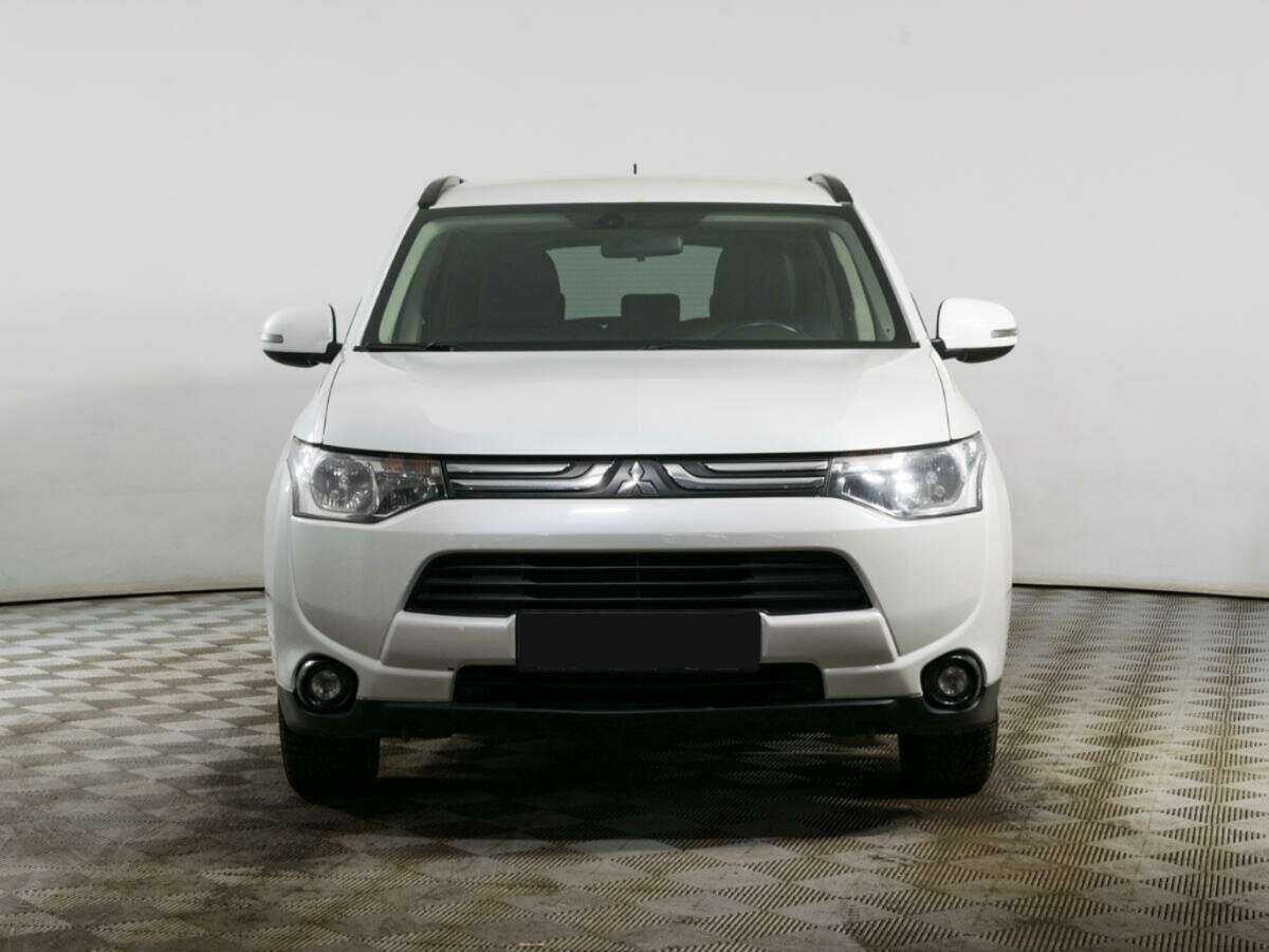 Mitsubishi Outlander с пробегом — 2013 год. Фото: #1