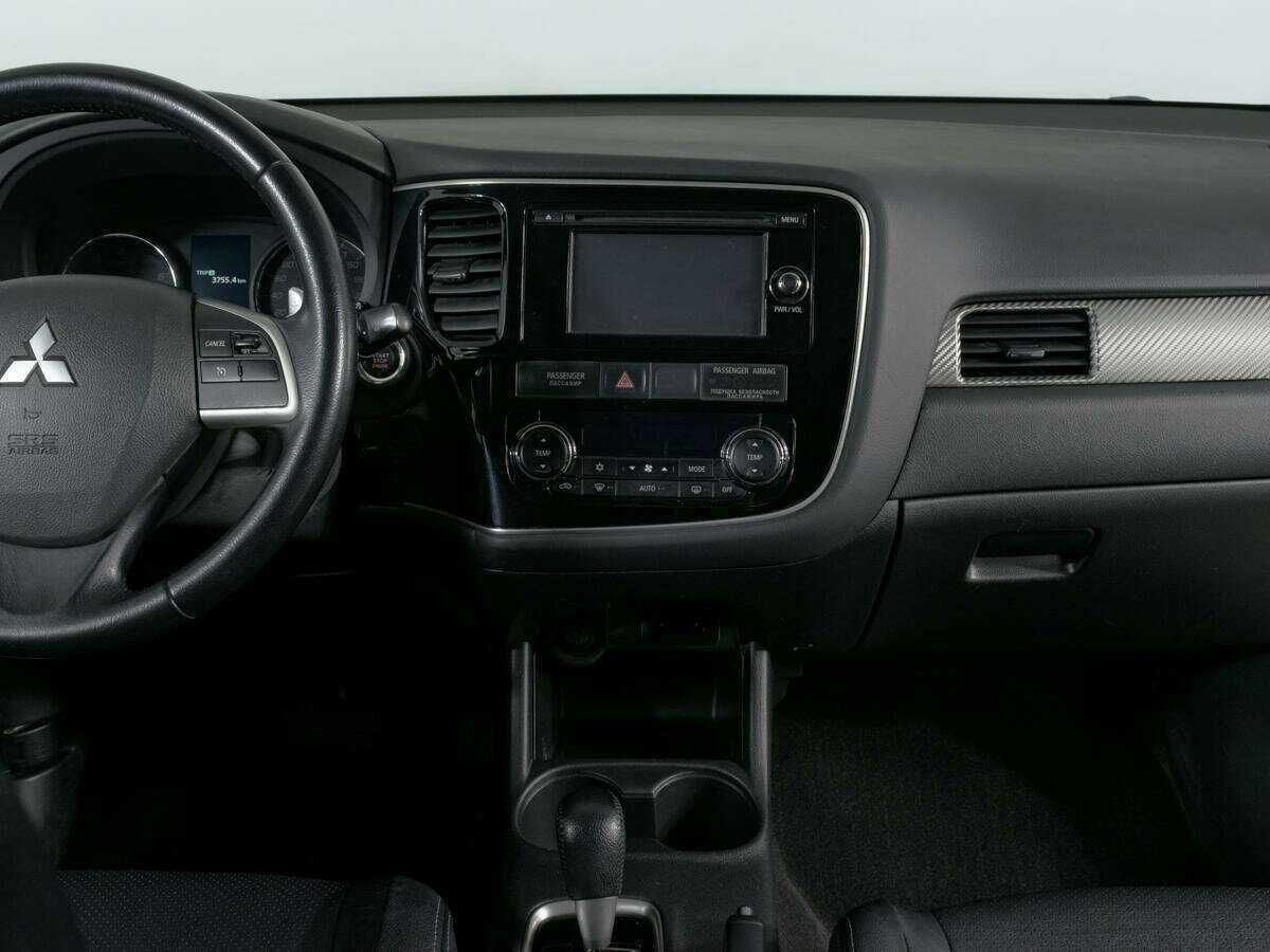 Mitsubishi Outlander с пробегом — 2013 год. Фото: #8