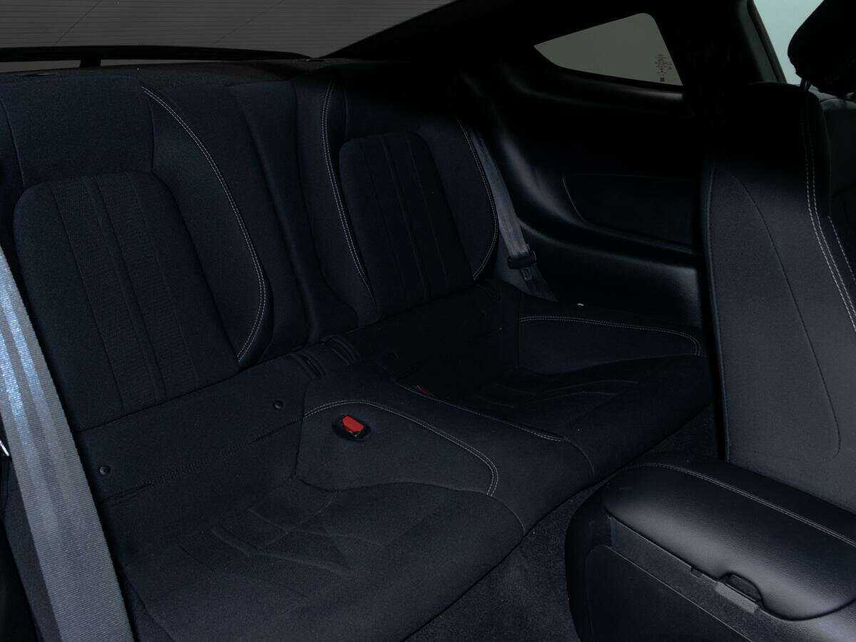 Ford Mustang с пробегом — 2021 год. Фото: #10