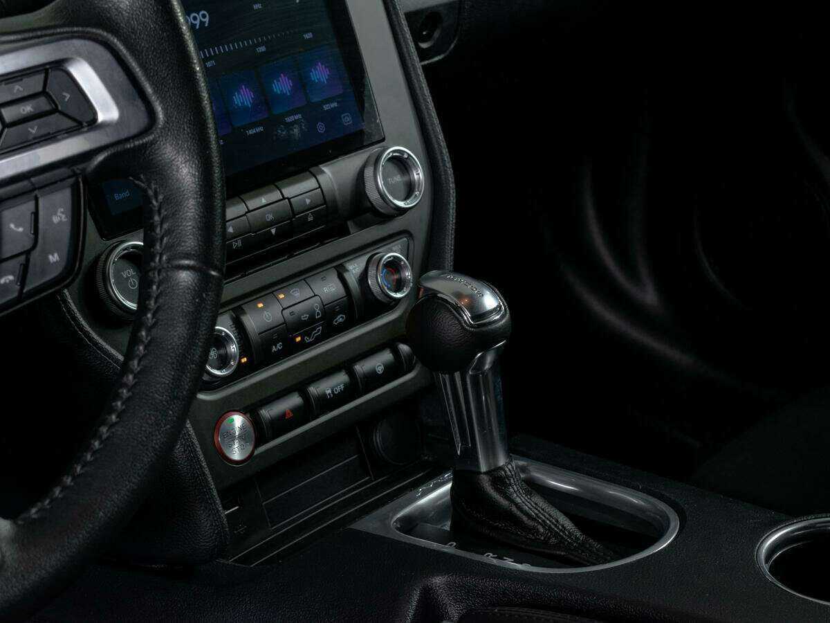 Ford Mustang с пробегом — 2021 год. Фото: #13