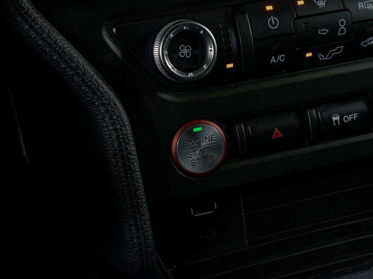 Ford Mustang с пробегом — 2021 год. Фото: #14