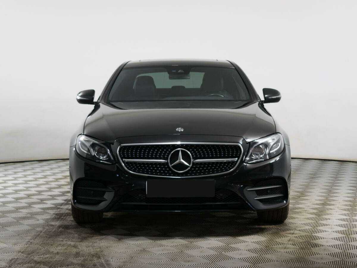 Mercedes-Benz E-Класс с пробегом — 2017 год. Фото: #1