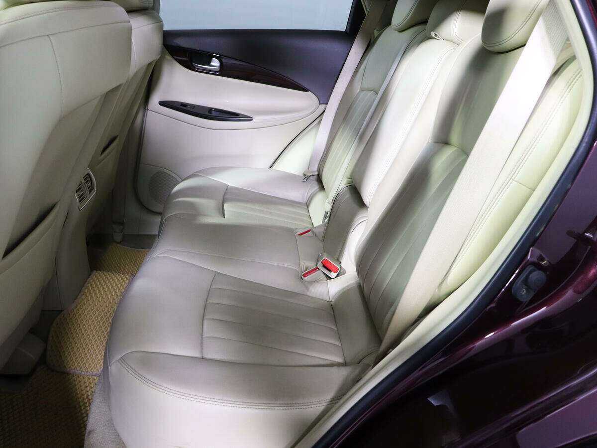 Infiniti EX с пробегом — 2013 год. Фото: #9