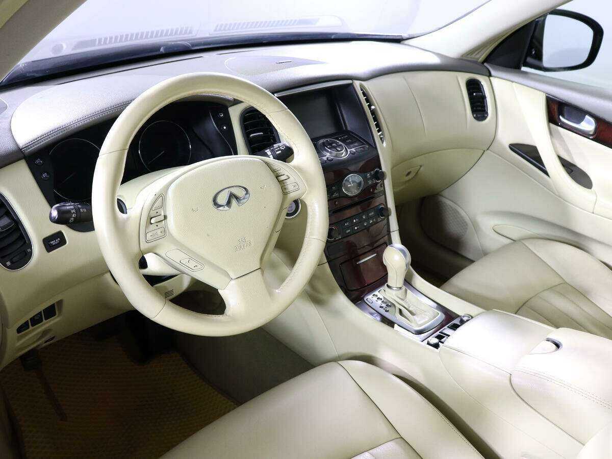 Infiniti EX с пробегом — 2013 год. Фото: #13