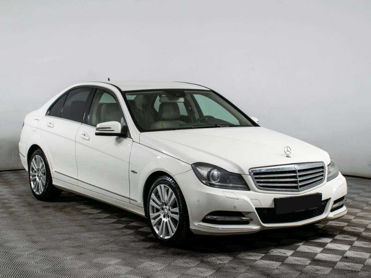 Mercedes-Benz C-Класс с пробегом — 2011 год. Фото: #2