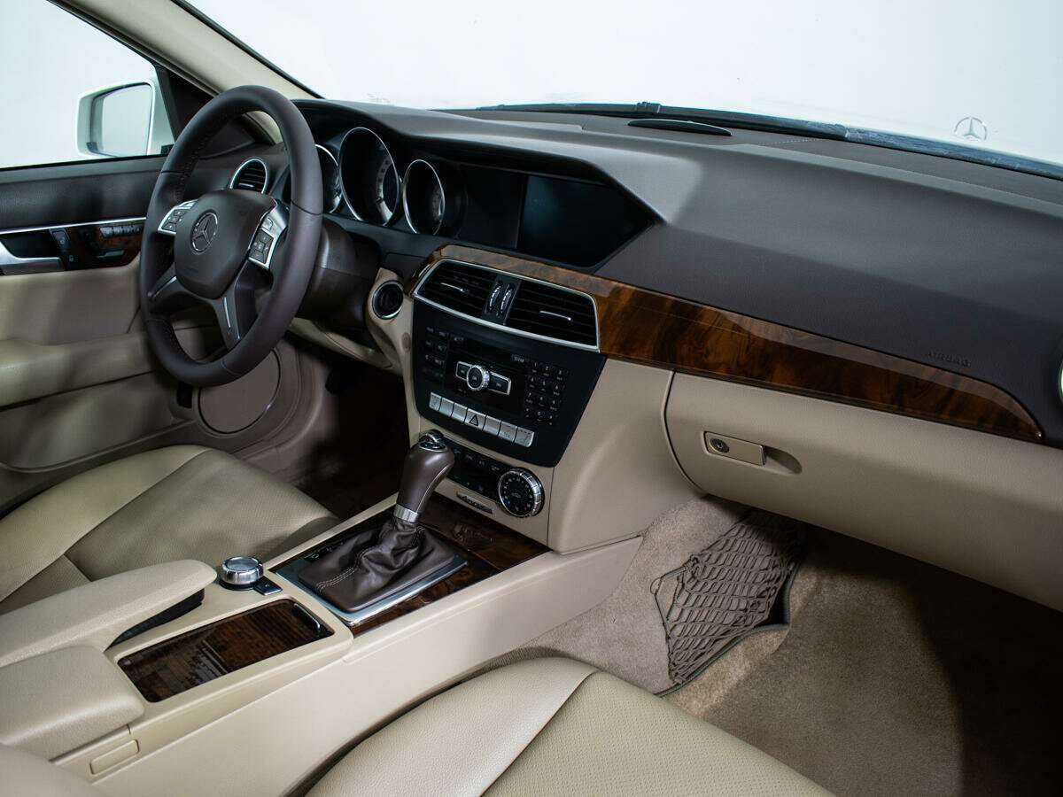 Mercedes-Benz C-Класс с пробегом — 2011 год. Фото: #7