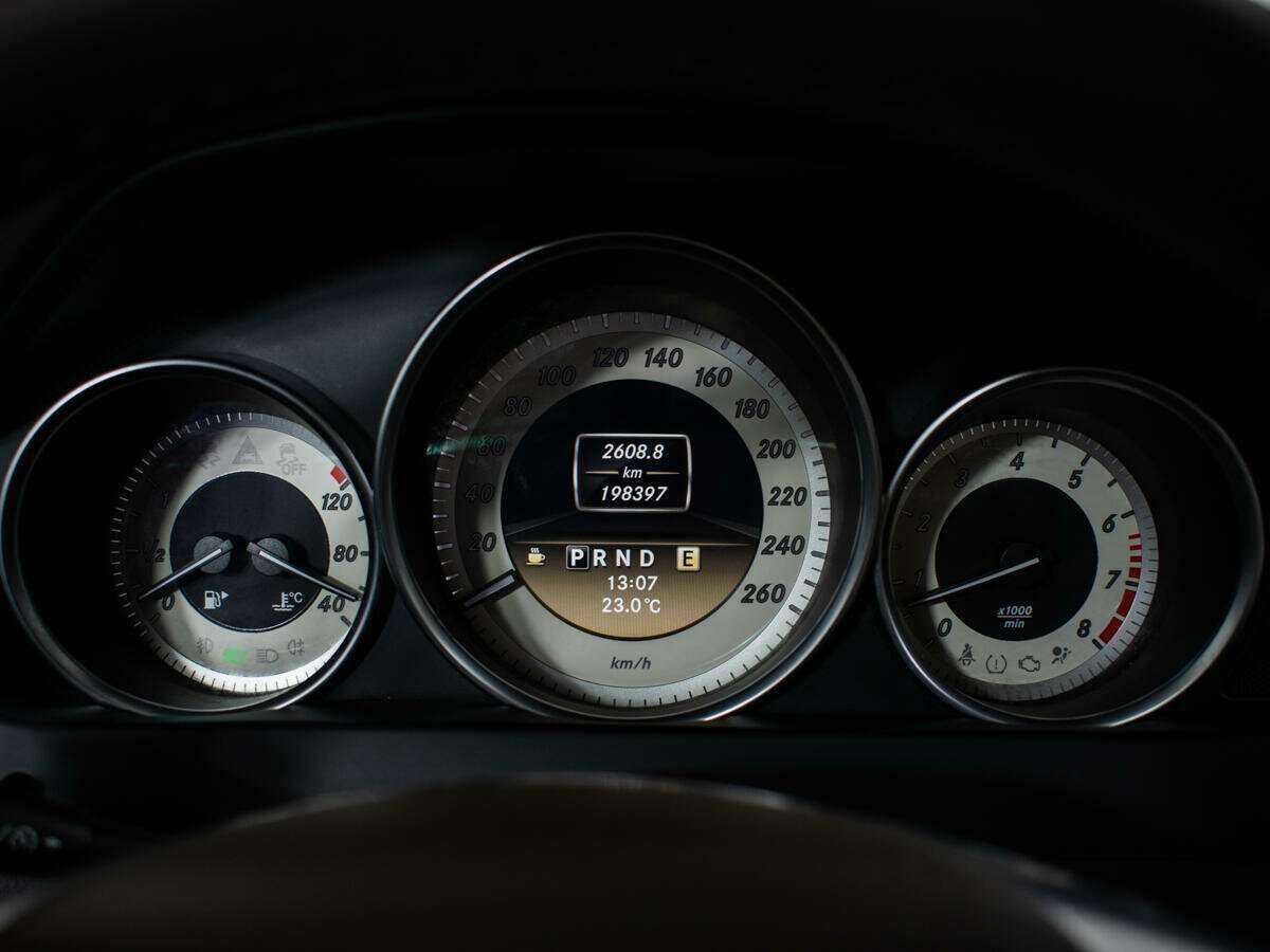 Mercedes-Benz C-Класс с пробегом — 2011 год. Фото: #10