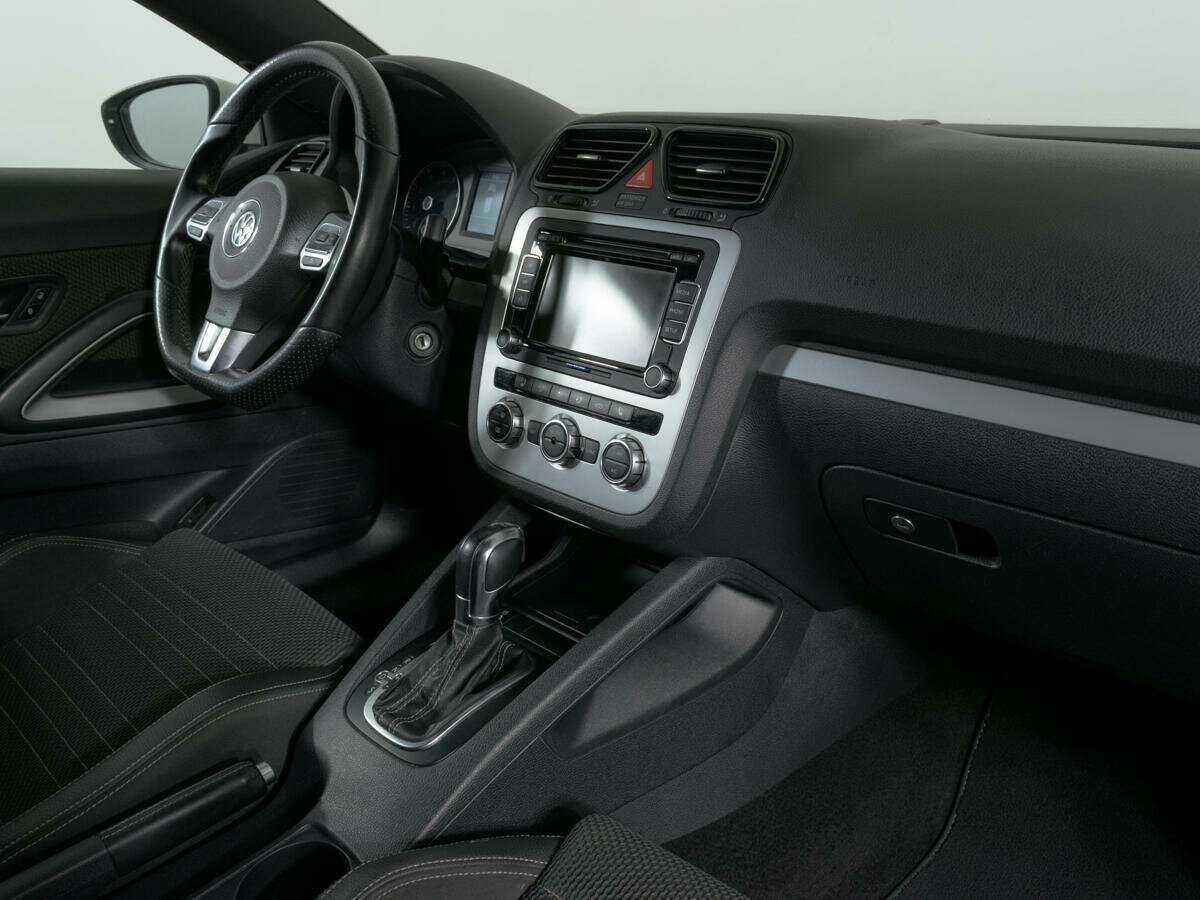 Volkswagen Scirocco с пробегом — 2013 год. Фото: #8