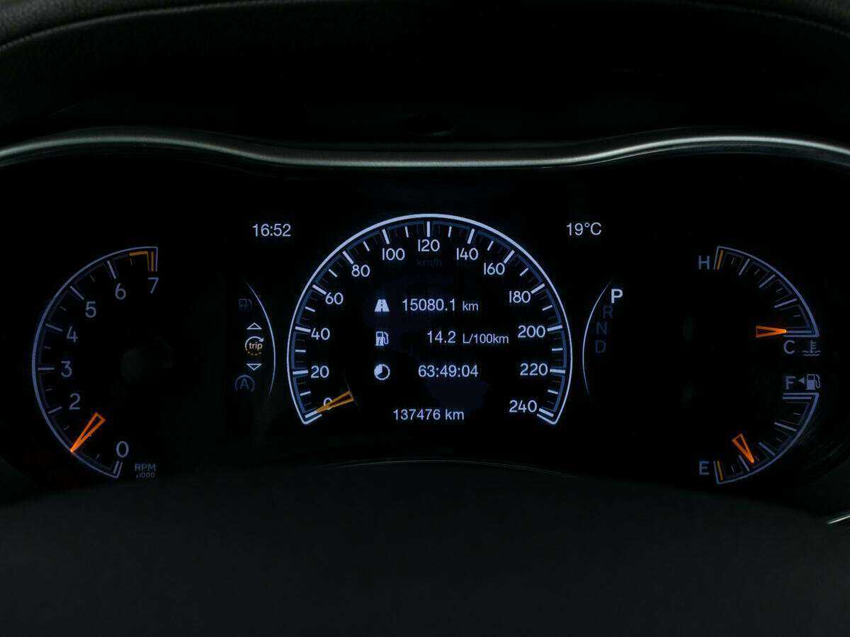 Jeep Grand Cherokee с пробегом — 2016 год. Фото: #13