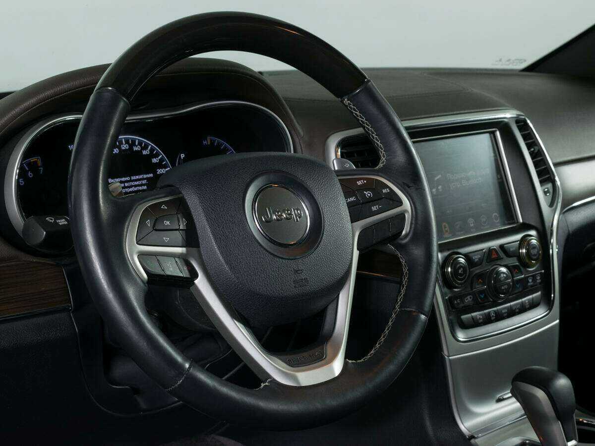 Jeep Grand Cherokee с пробегом — 2016 год. Фото: #14