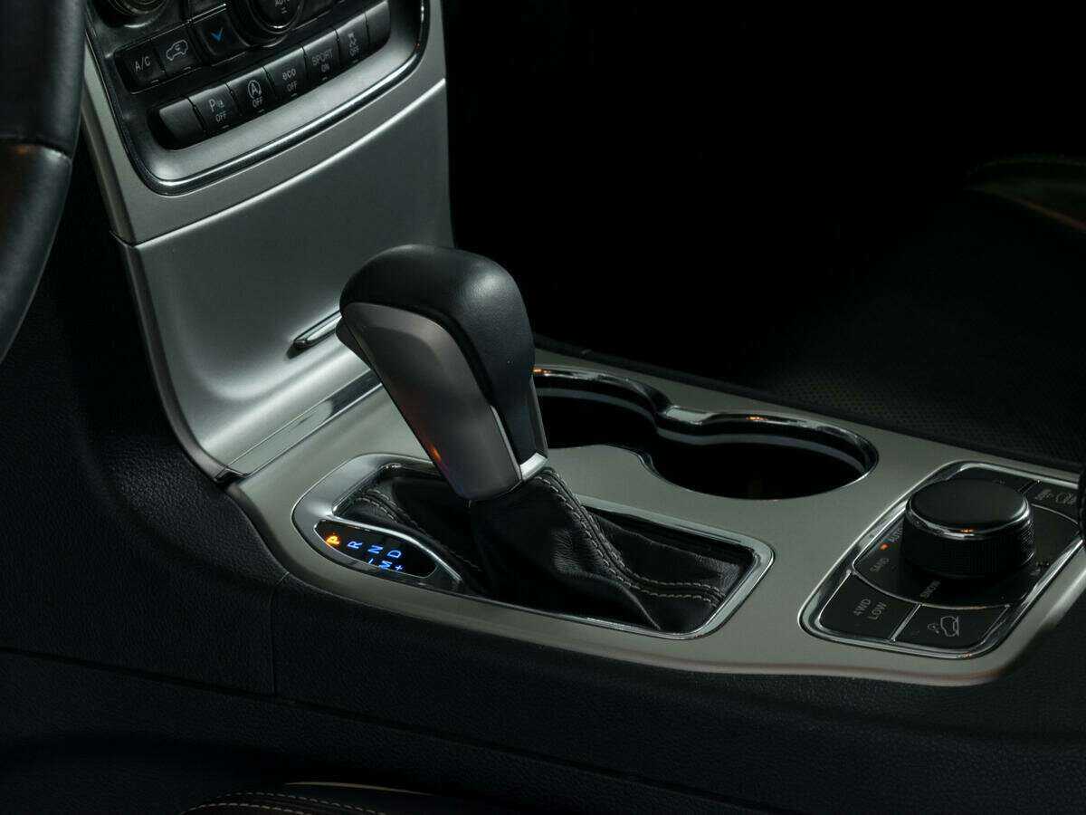 Jeep Grand Cherokee с пробегом — 2016 год. Фото: #16
