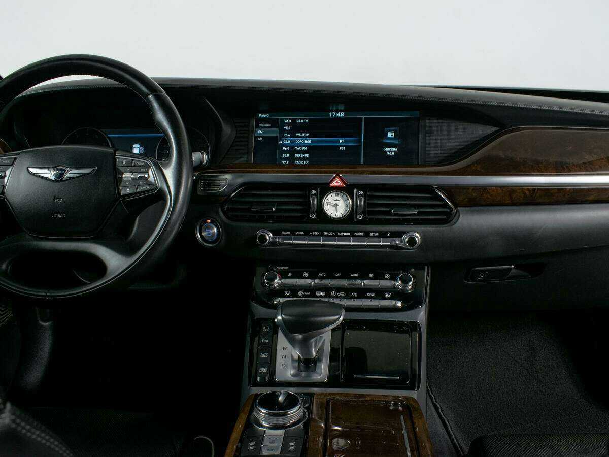 Genesis G90 с пробегом — 2017 год. Фото: #10