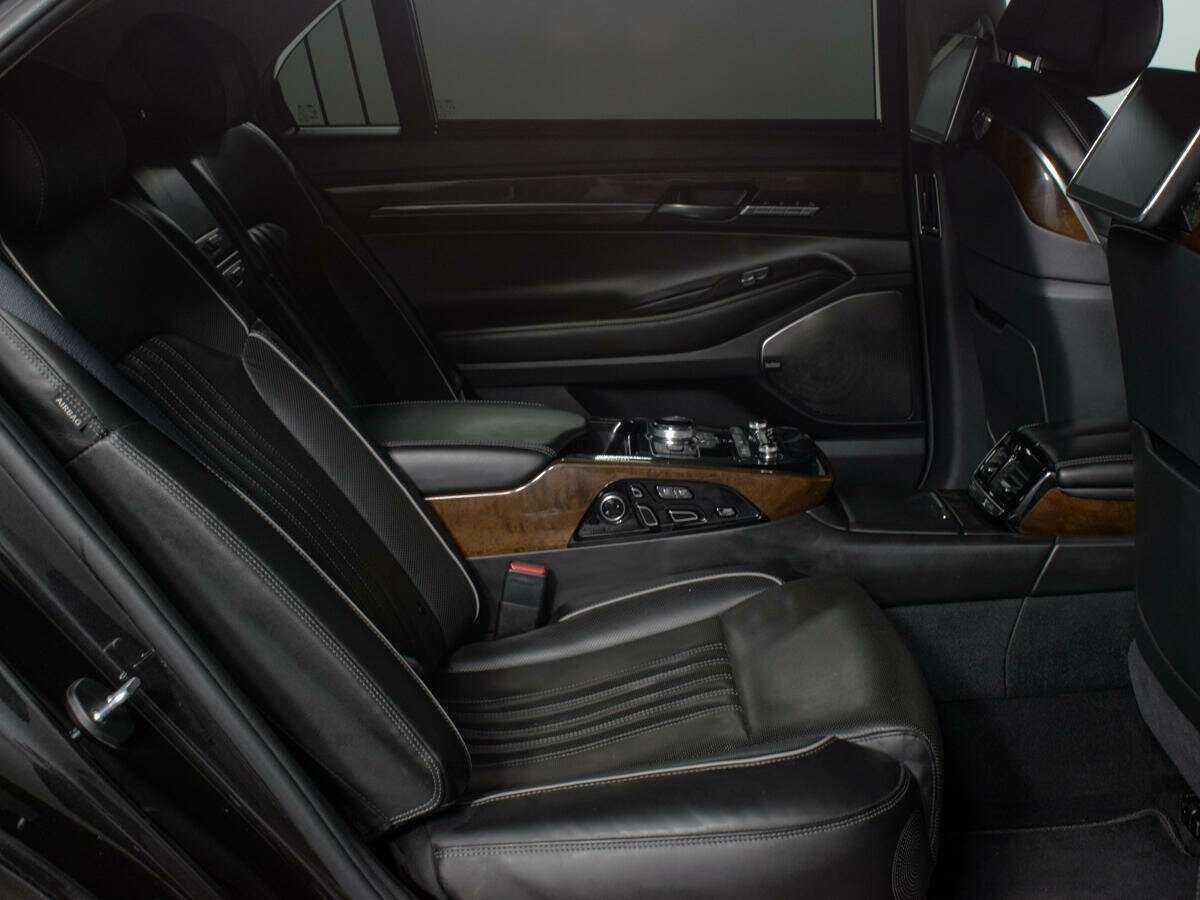 Genesis G90 с пробегом — 2017 год. Фото: #13