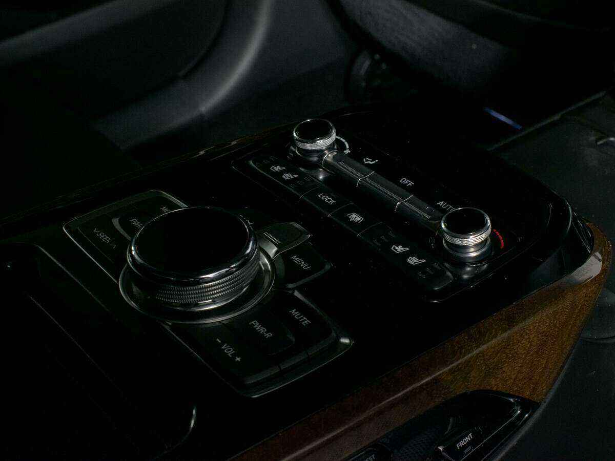 Genesis G90 с пробегом — 2017 год. Фото: #16