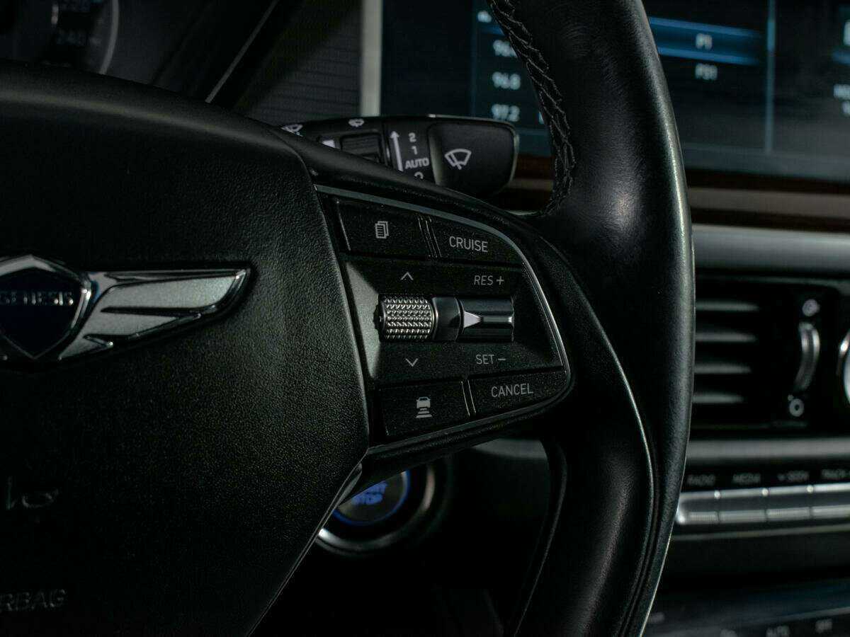 Genesis G90 с пробегом — 2017 год. Фото: #20