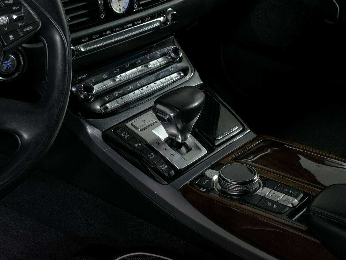 Genesis G90 с пробегом — 2017 год. Фото: #22