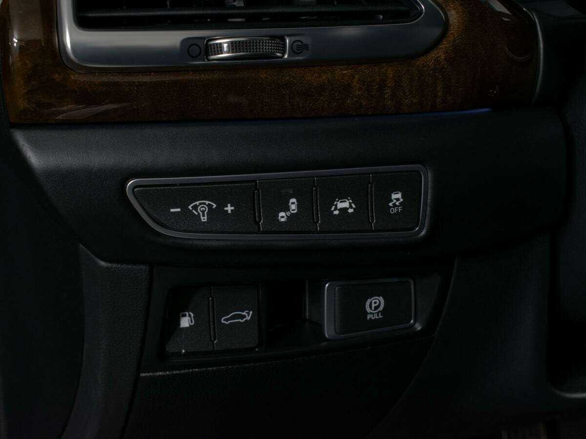 Genesis G90 с пробегом — 2017 год. Фото: #24