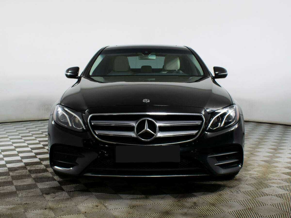 Mercedes-Benz E-Класс с пробегом — 2017 год. Фото: #1